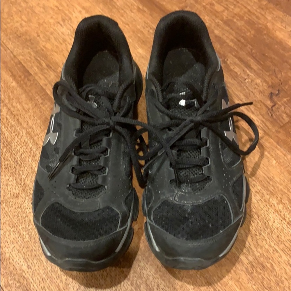 UnderArmour Tennis Shoes